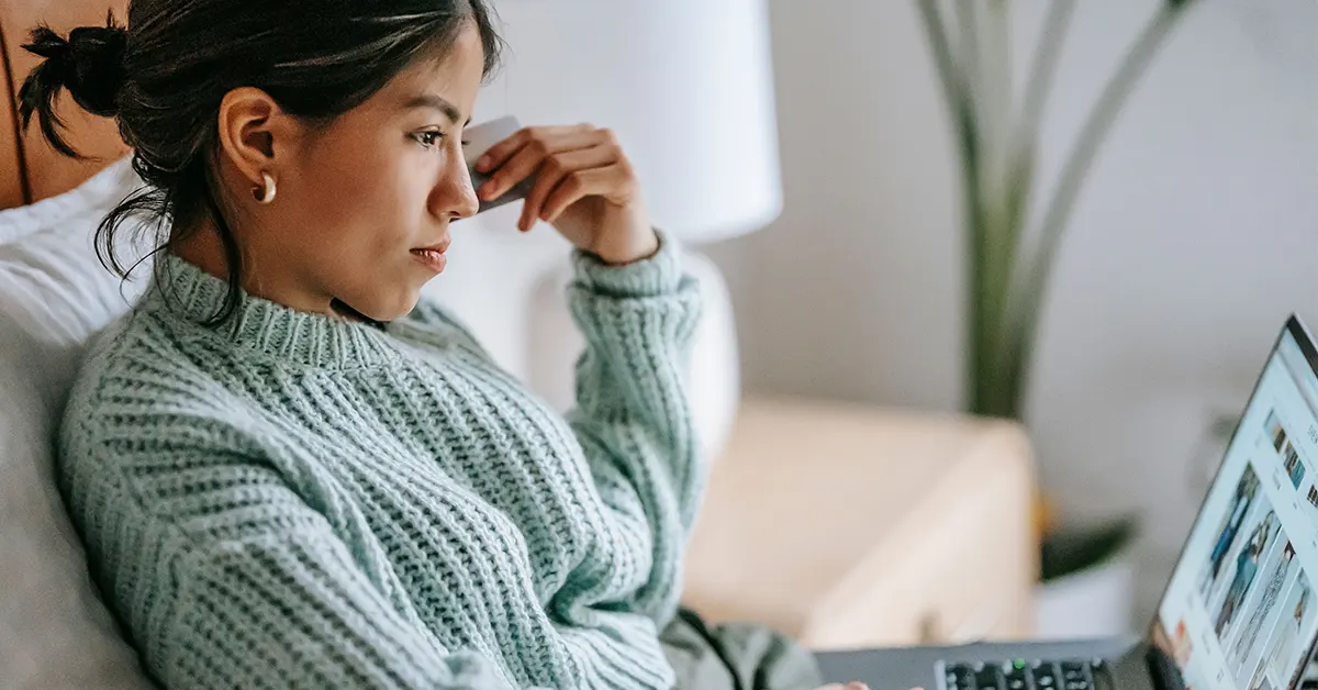 What Are Two Questions That Smart Spenders Ask Before Making a Purchase